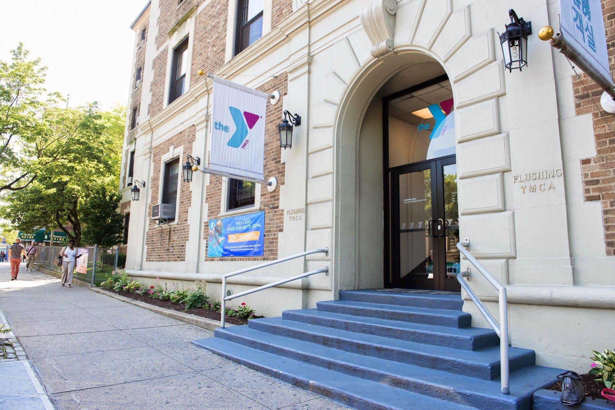 Flushing Ymca Hostel New York Bagian luar foto